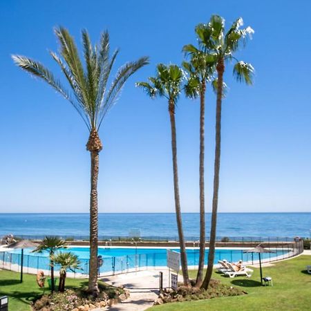 Beach-Line Apartment With 3 Bedrooms In Estepona Esterno foto