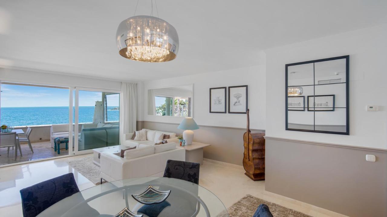 Beach-Line Apartment With 3 Bedrooms In Estepona Esterno foto