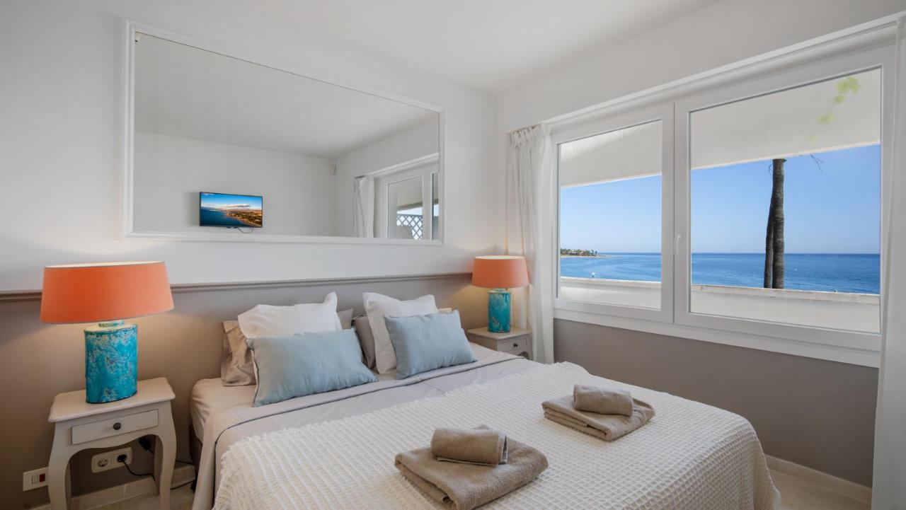 Beach-Line Apartment With 3 Bedrooms In Estepona Esterno foto