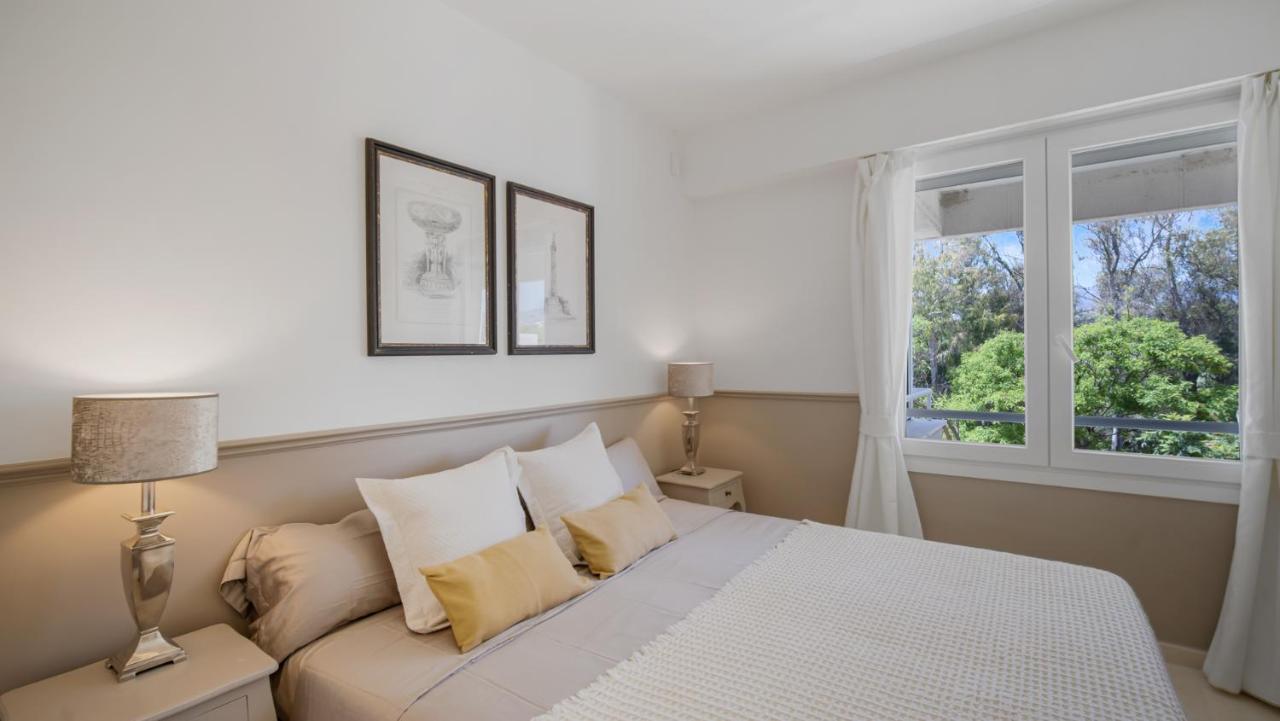 Beach-Line Apartment With 3 Bedrooms In Estepona Esterno foto