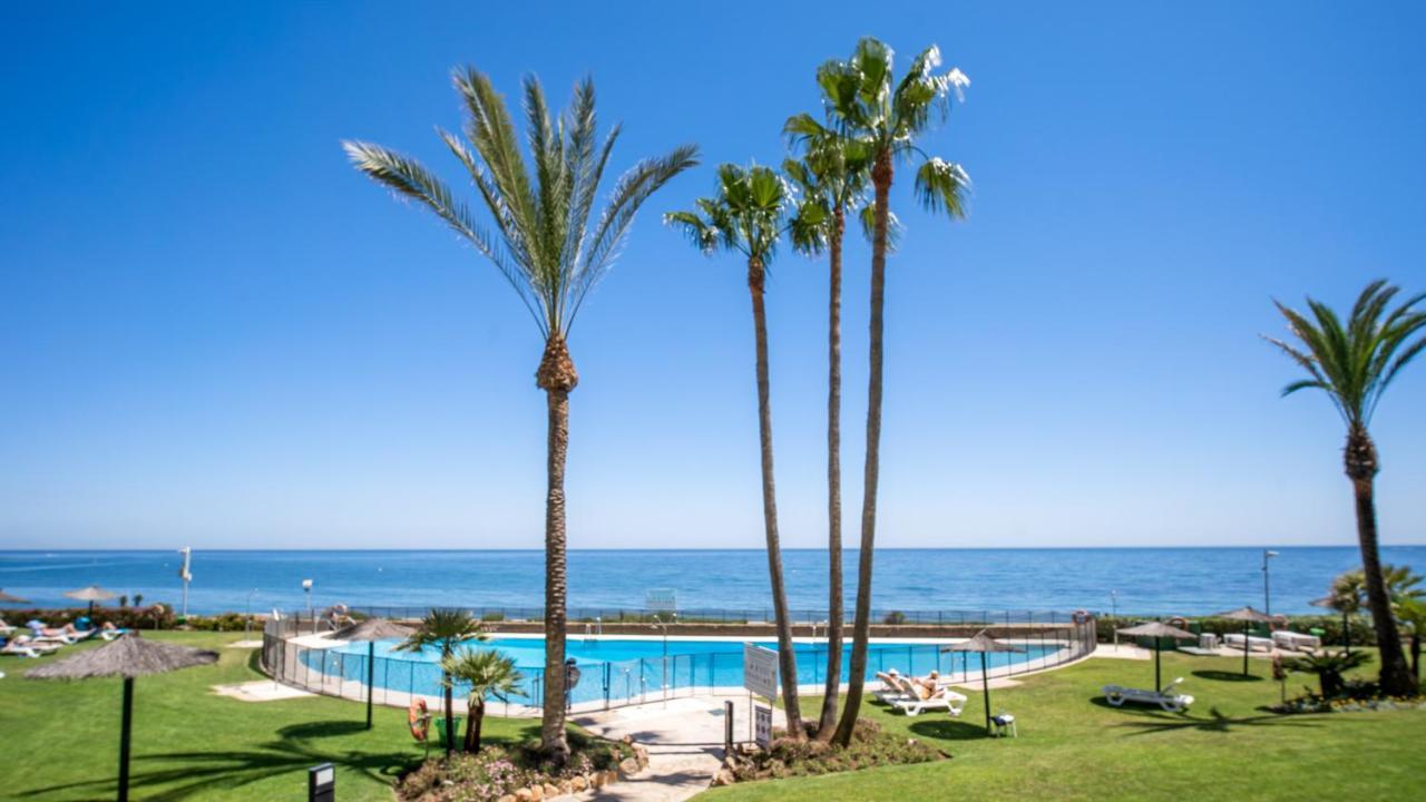 Beach-Line Apartment With 3 Bedrooms In Estepona Esterno foto